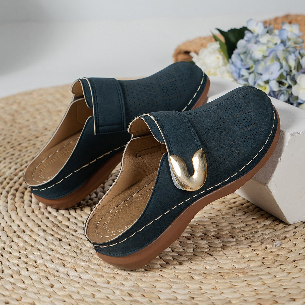 Summer European And American Closed Toe Metal Hollow Women's Shoes